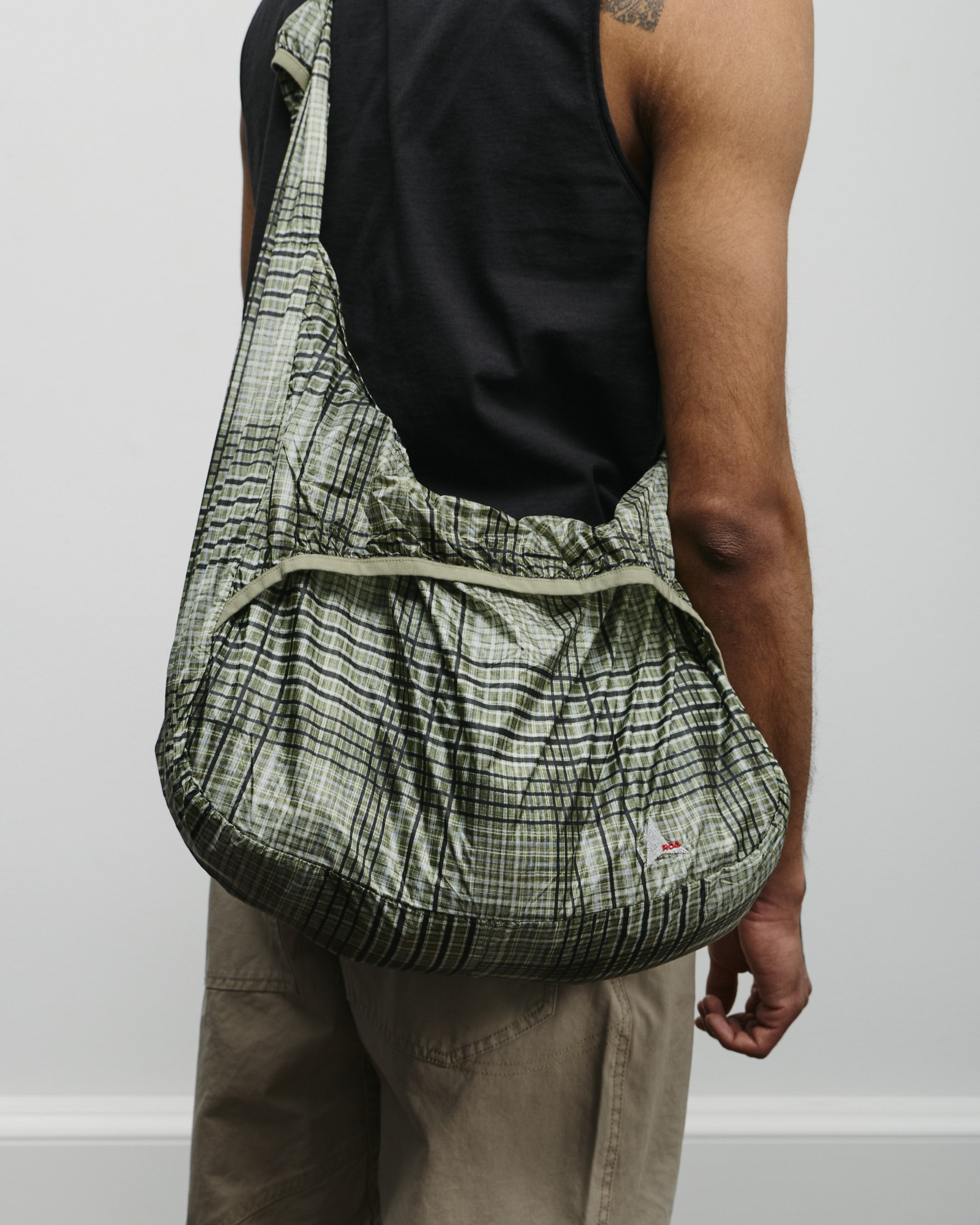 ROA - LAKI Packable Knot Bag - Black/Green – GROCERY