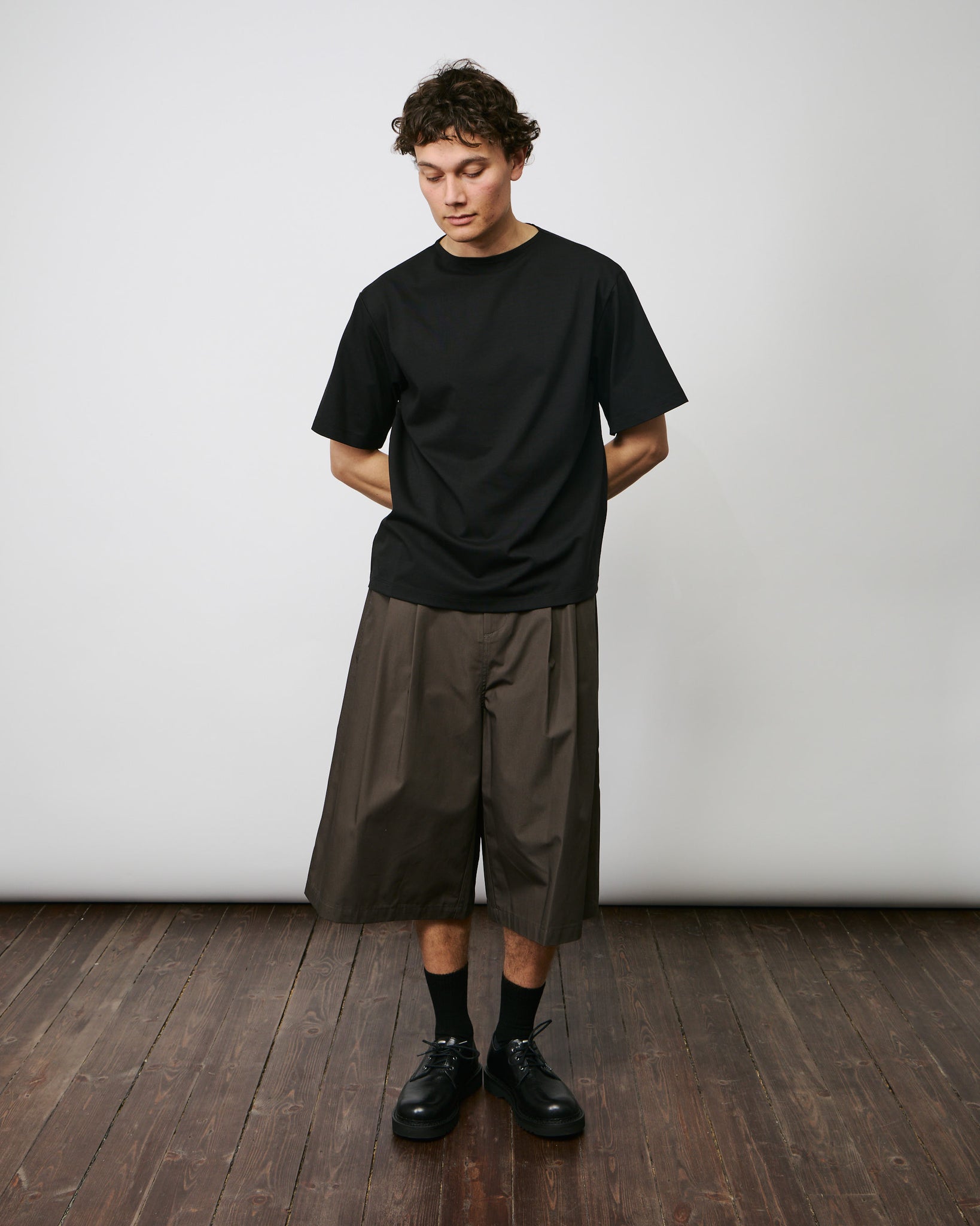 Two Tuck Wide Shorts - Brown