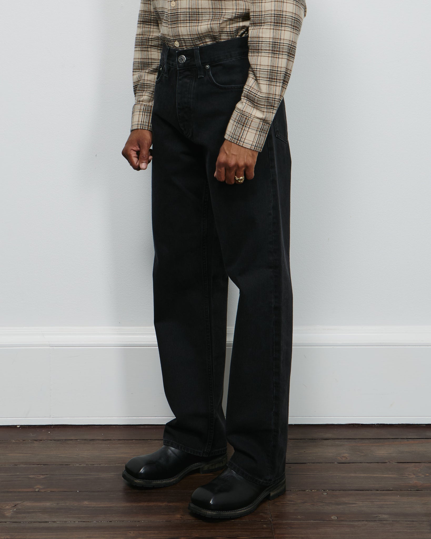 Loose - Black Washed