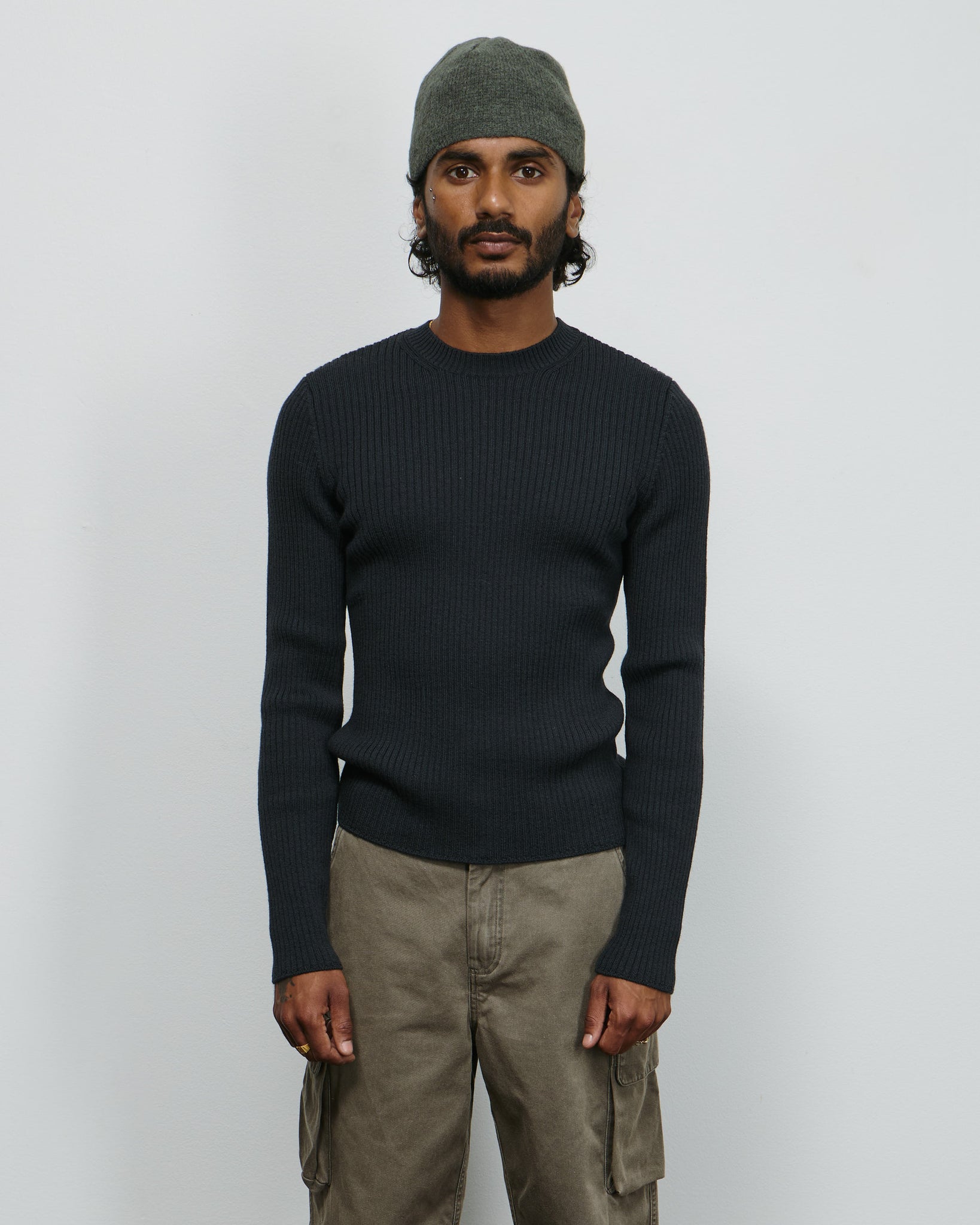 Compact Roundneck - Off Black Rustic Merino