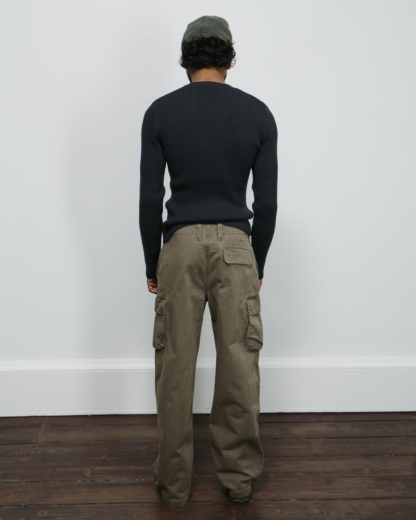 Compact Roundneck - Off Black Rustic Merino