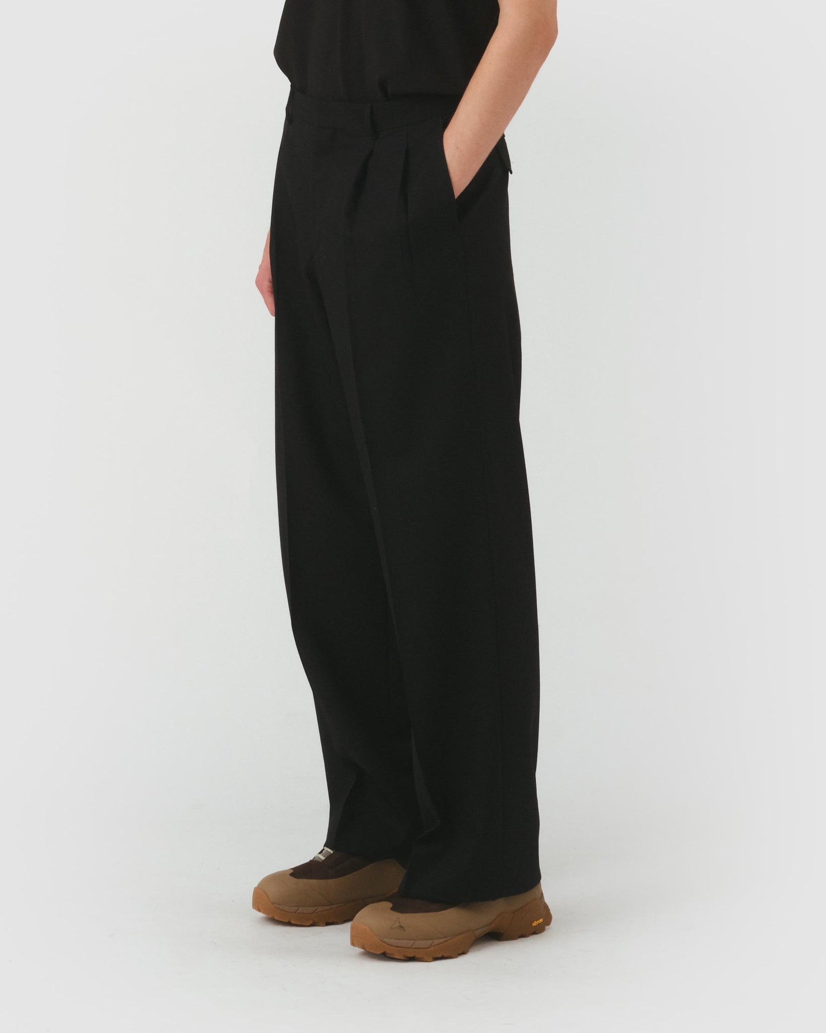 Wide Pleated Trouser - Black