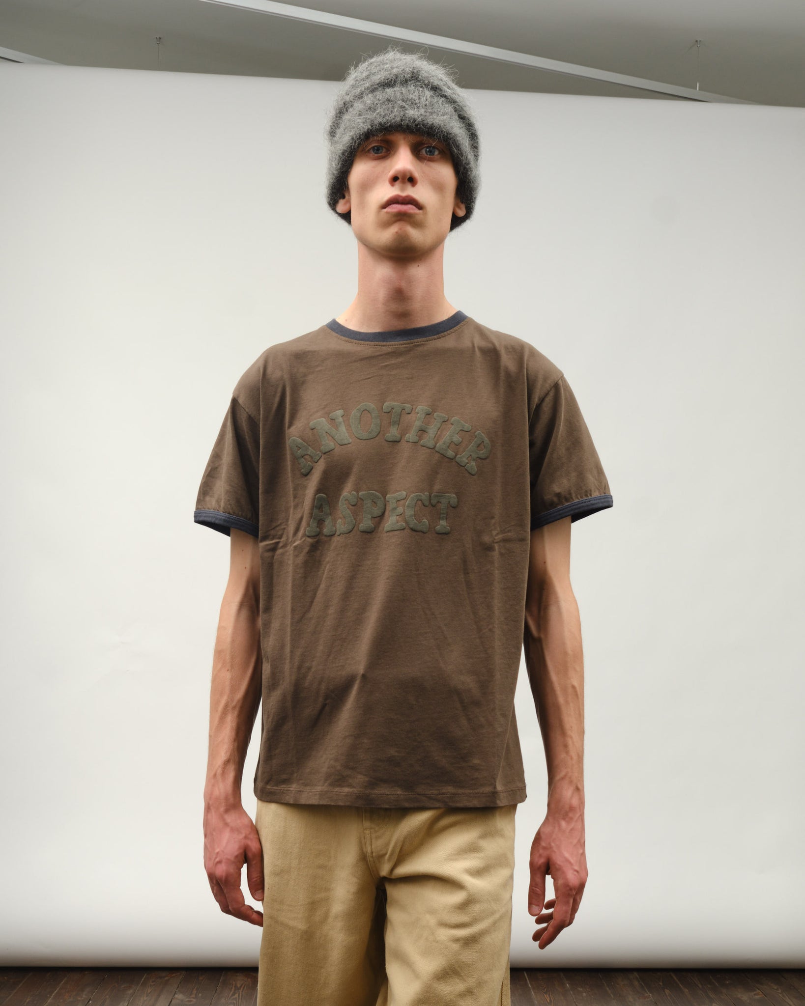 Another T-shirt 2.0 - Brown/Navy