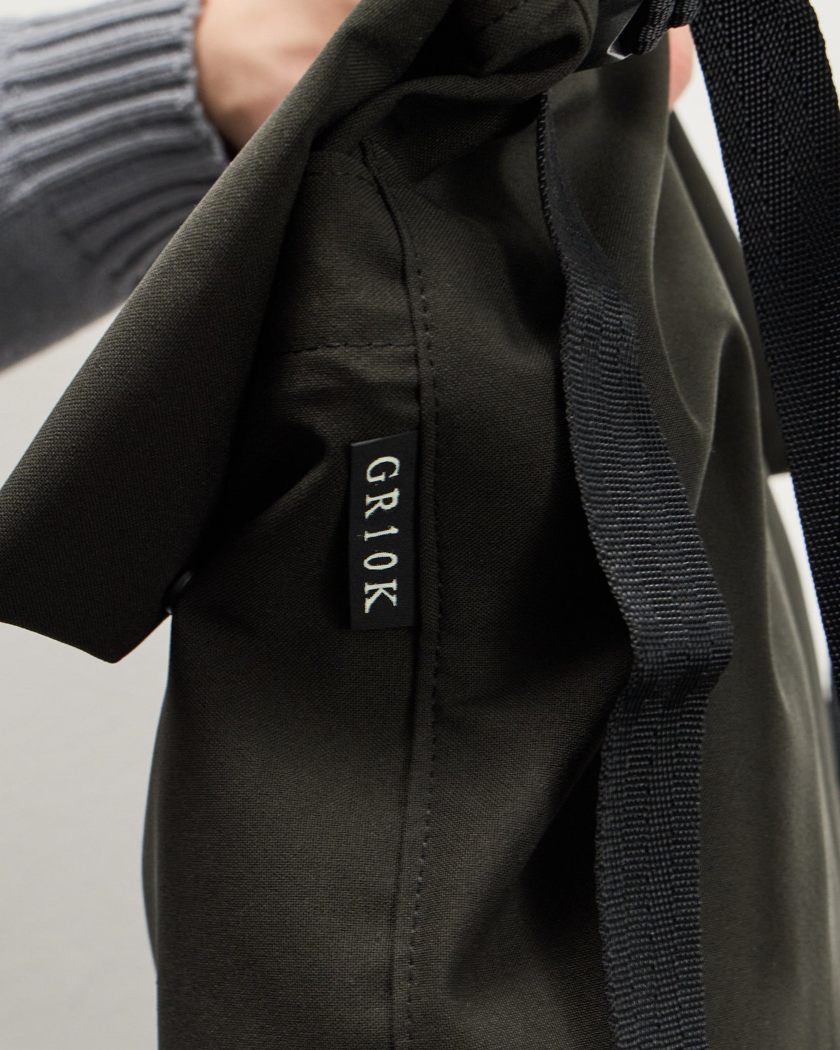 Wr Canvas Shoulder Bag - Dark Soil Grey