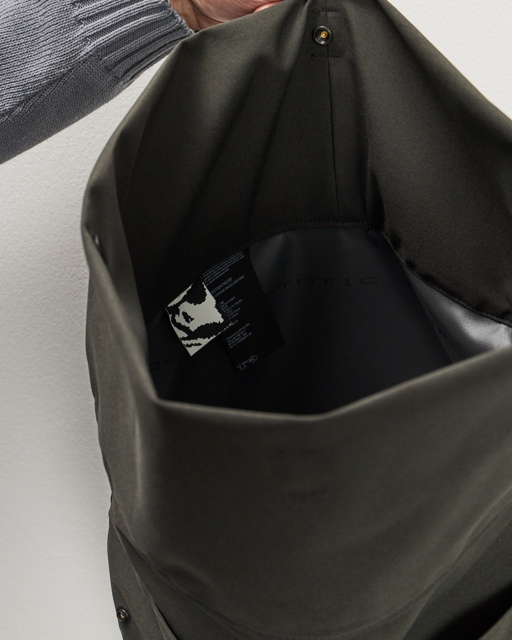 Wr Canvas Shoulder Bag - Dark Soil Grey