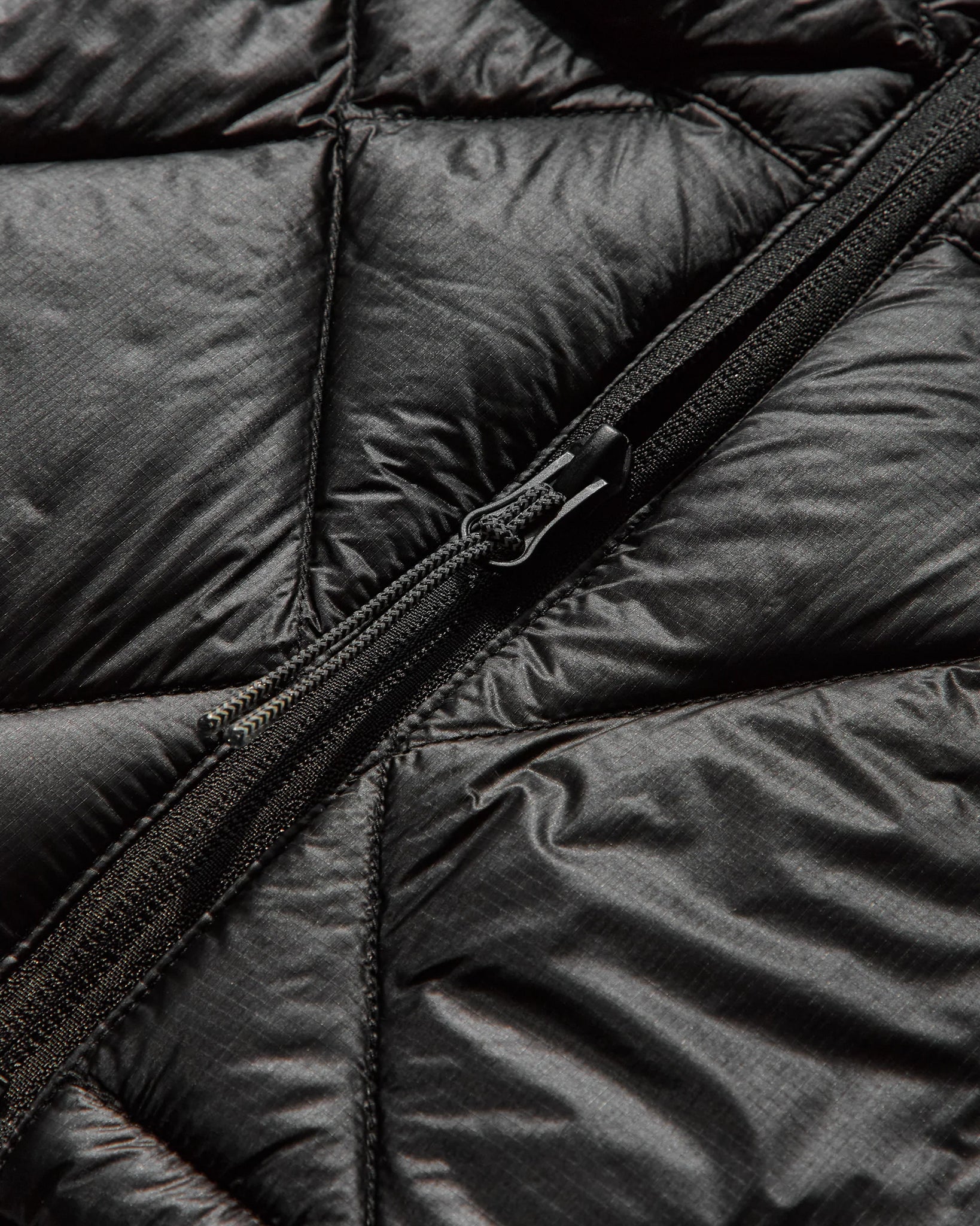 Nuna 800 Fill Power Hooded Down Jacket - Black