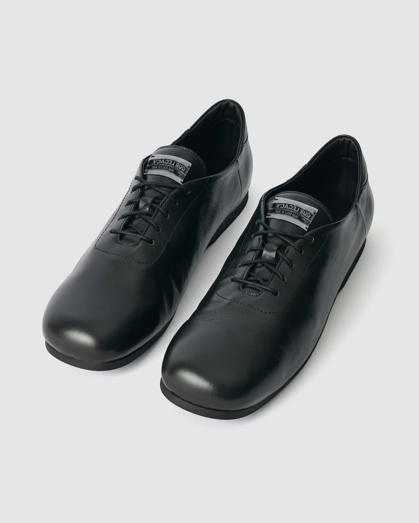 Sneak In - Sombre Satin Bovine