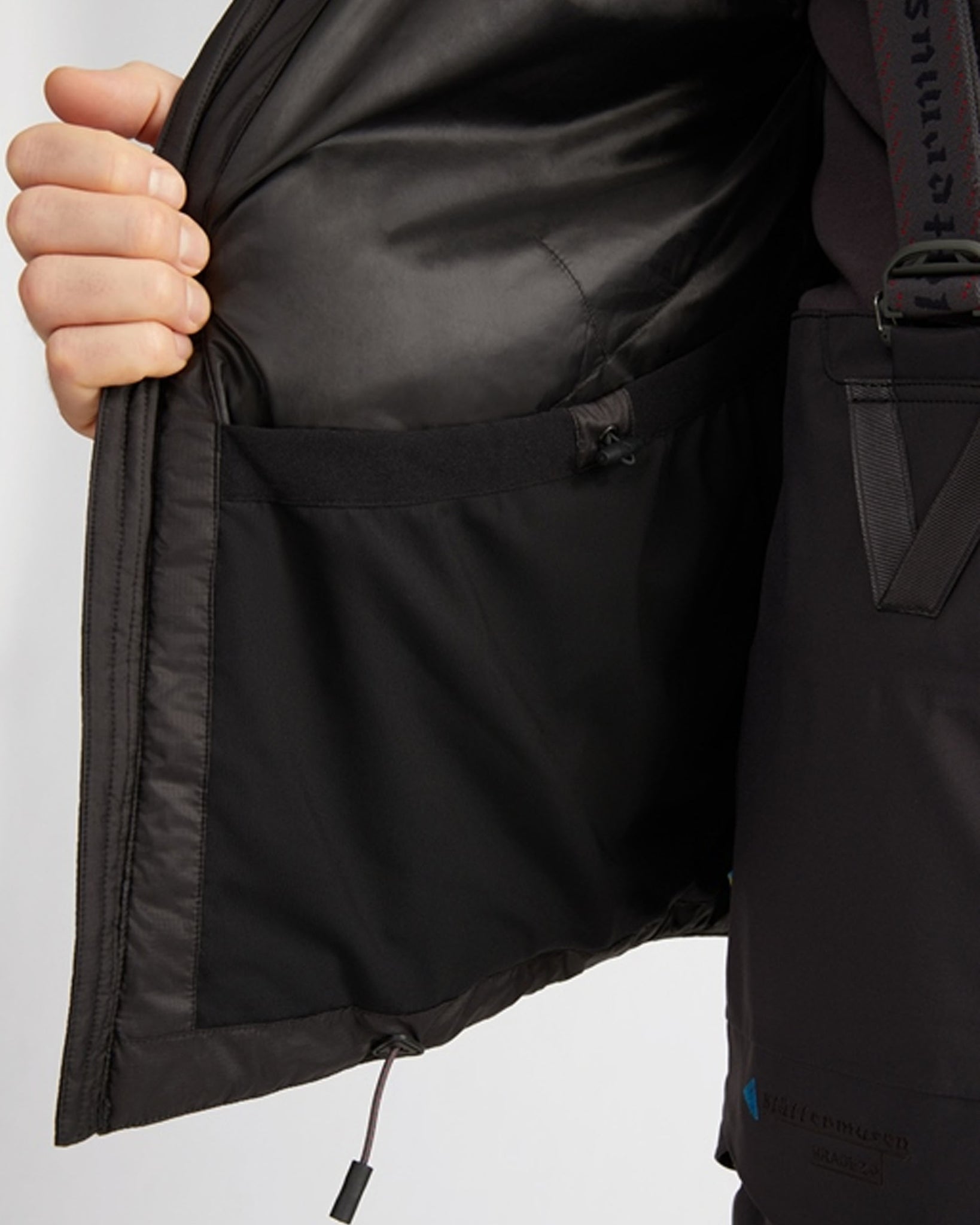 Urd Hood Jacket - Black